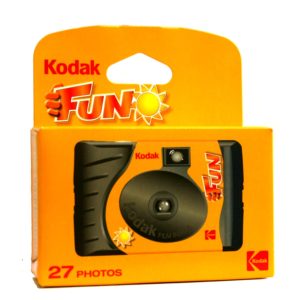 KODAK FUN 27 Photos - KODAK FILM INSIDE 35mm 27 EXP - Camera + Film / Cámara + Carrete - Film expired / Carrete caducado